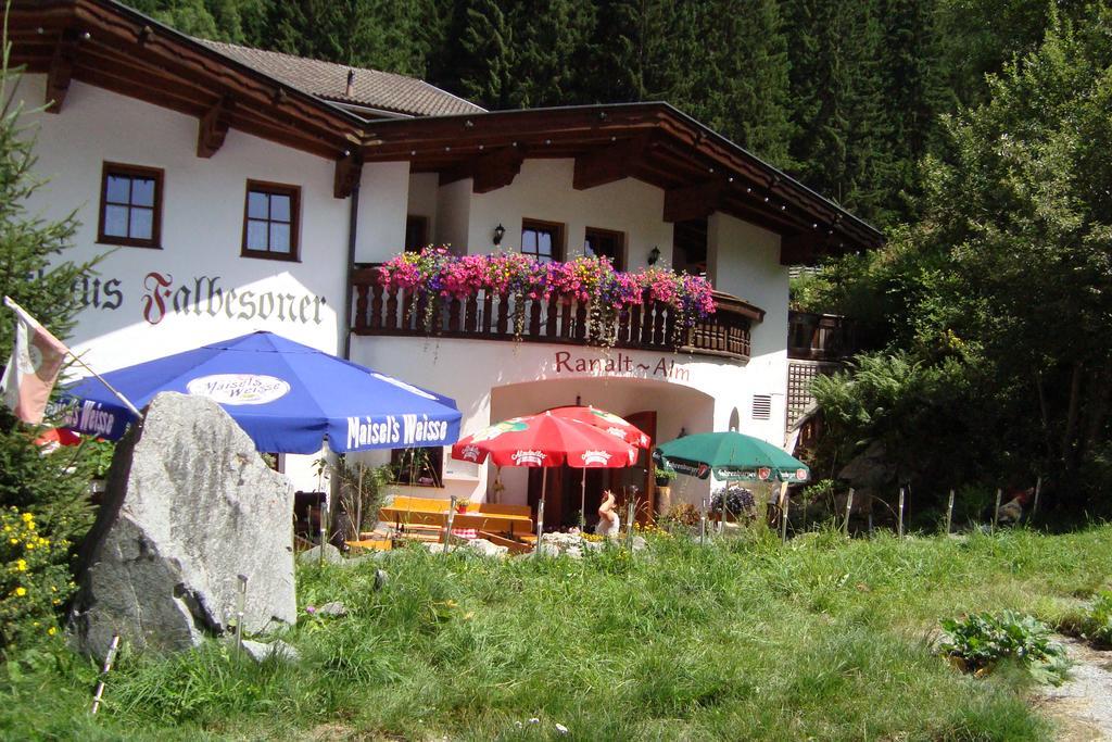 Appartement Gasthaus Falbesoner à Gschnitz Extérieur photo